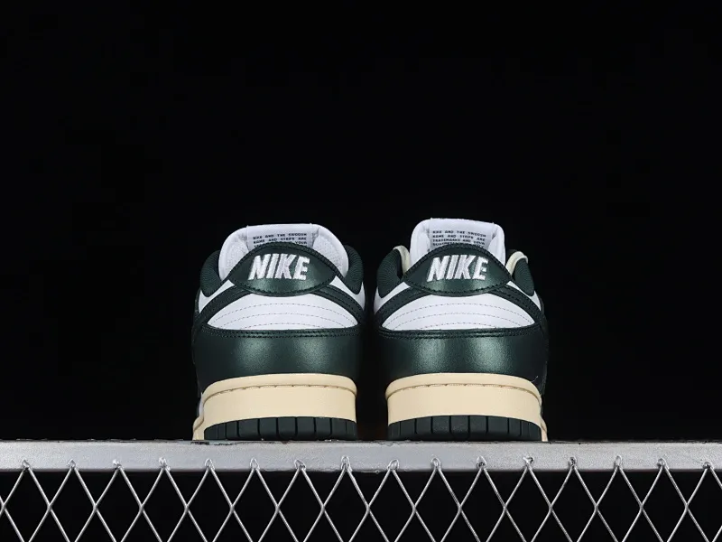 All categories Nk SB Dunk series Nk SB Dunk Low low-top sneakers M version pure original Nk SB Dunk Low "Vintage Green" navy green old SB smashed backboard fashion casual sneakers DQ8580-100